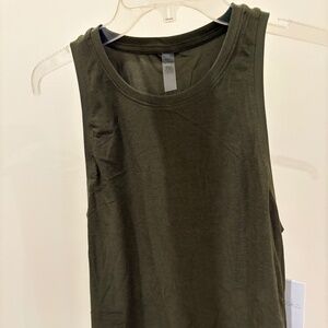 Featherweight rebalance tank beyond yoga green
